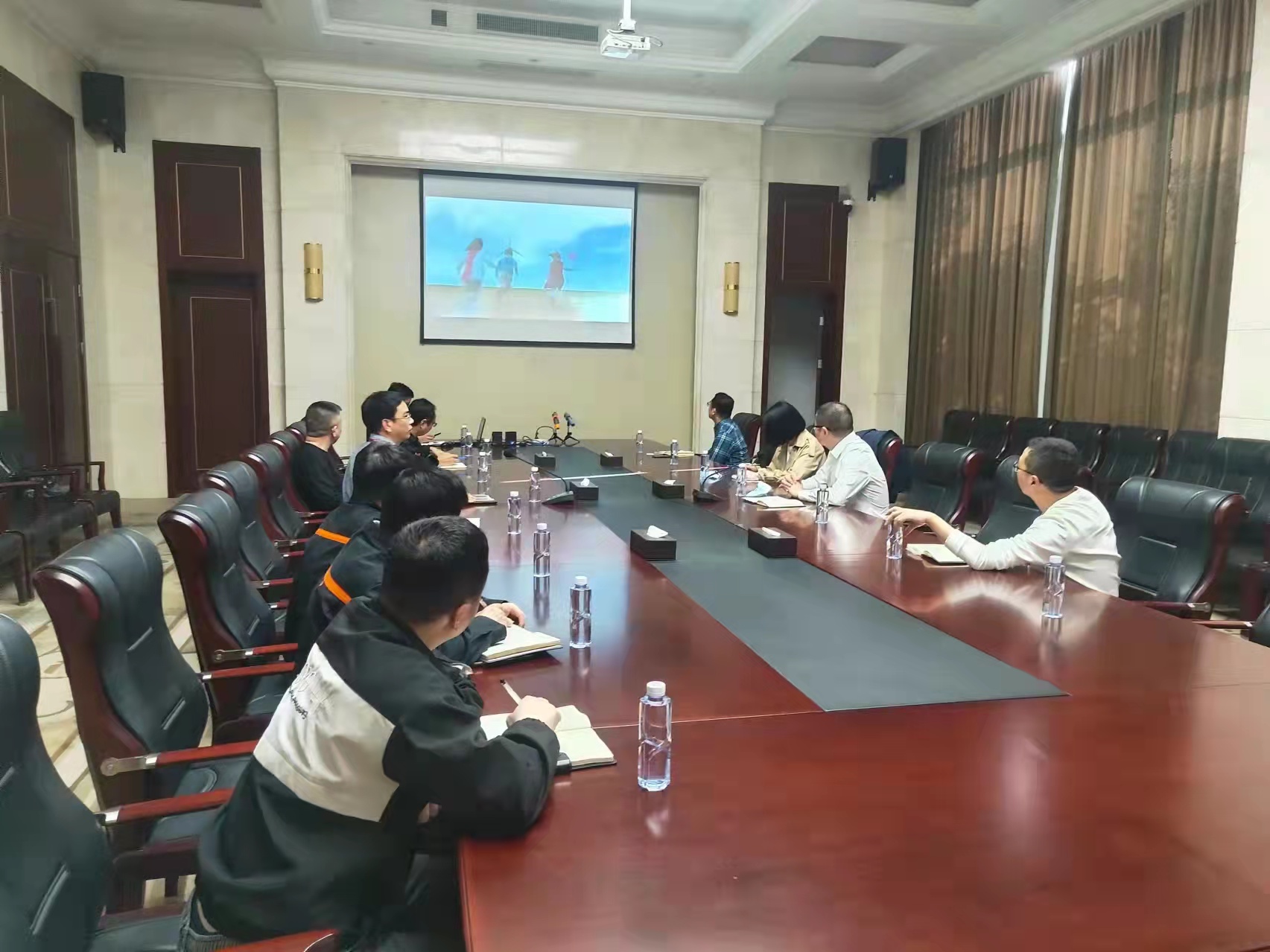 1648610700561029082.jpg defbbcc93367b2f4a0f60cad091f100.jpg